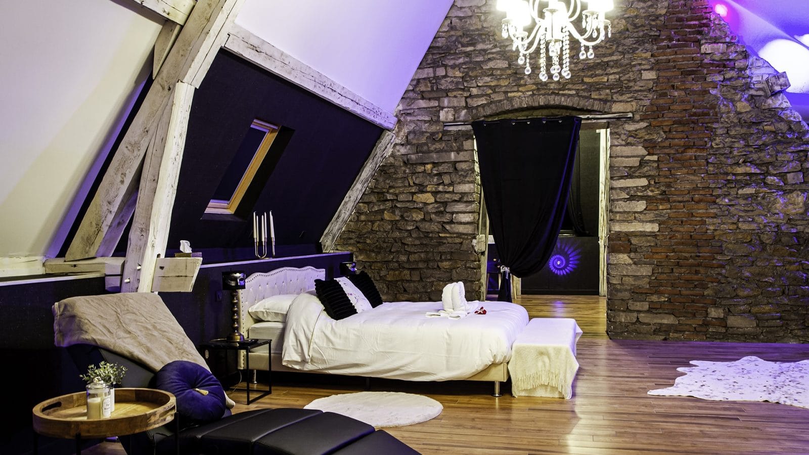 ROYAL ROOM – Loveroom Nancy