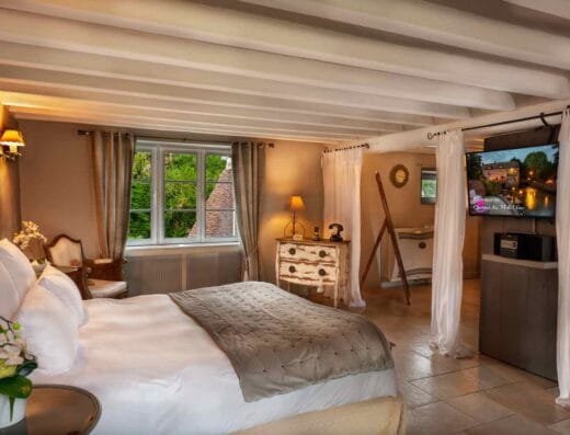Charme Au Fil de l’Eau – Hotel Jacuzzi Privatif Proche Paris